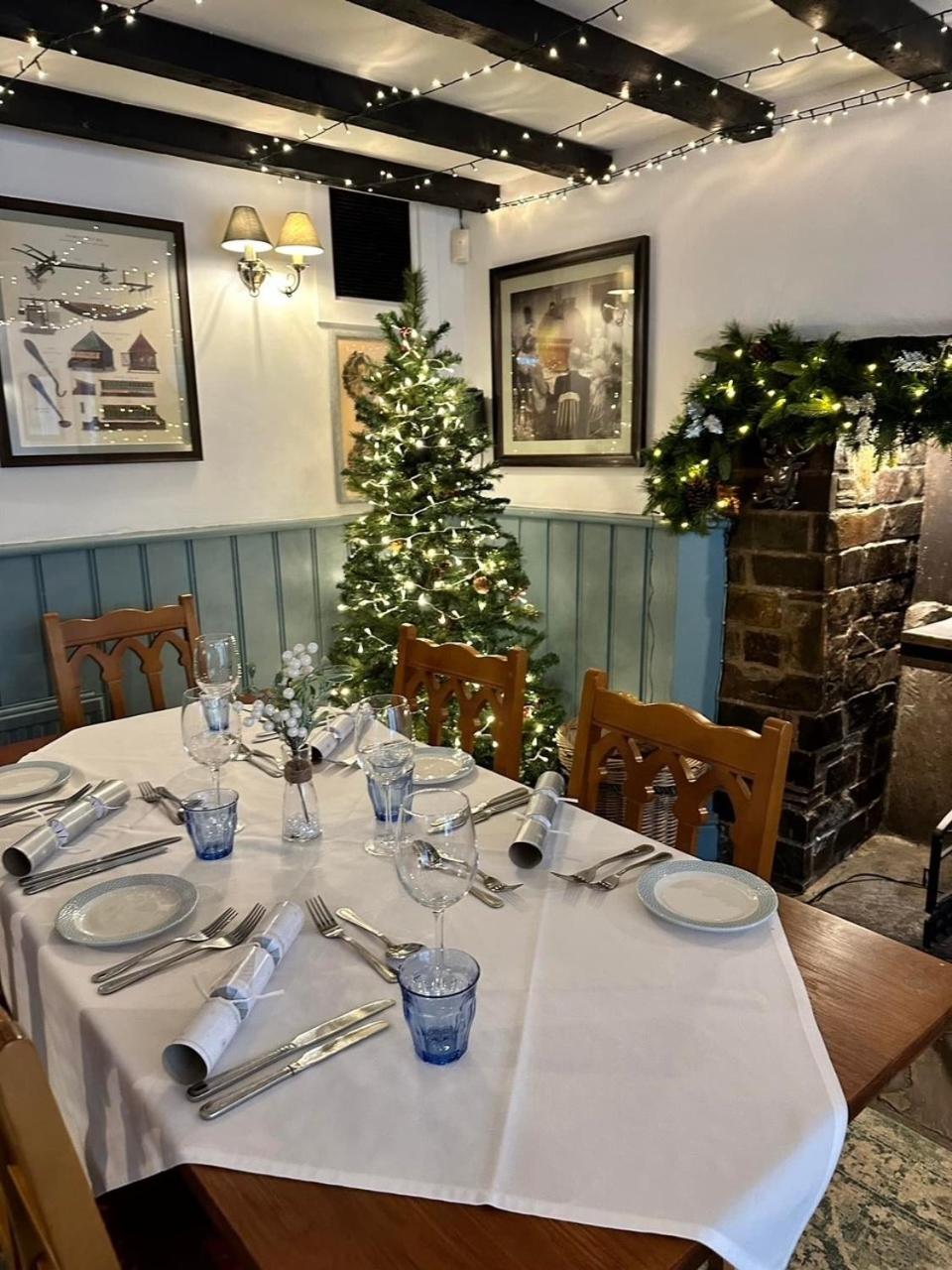 Blue Ball Inn, Sandygate, Exeter Clyst Saint Mary 외부 사진